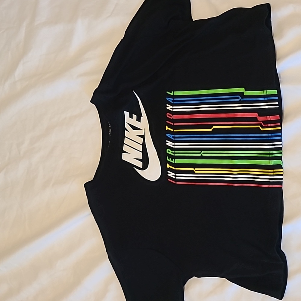 Nike cropped international tee